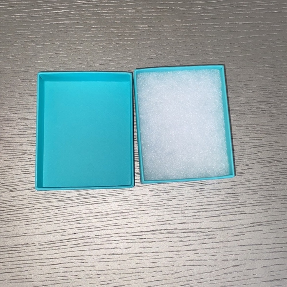 Tiffany and co - Picture 2 of 2